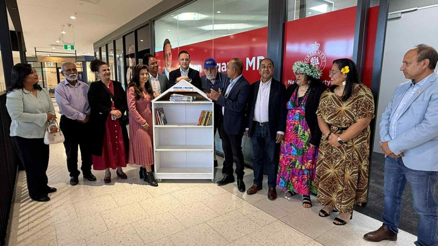 অস্ট্রেলিয়ায় প্রথমবারের মত কোনো সংসদ সদস্যের অফিসে উদ্বোধন হল স্ট্রিট লাইব্রেরি