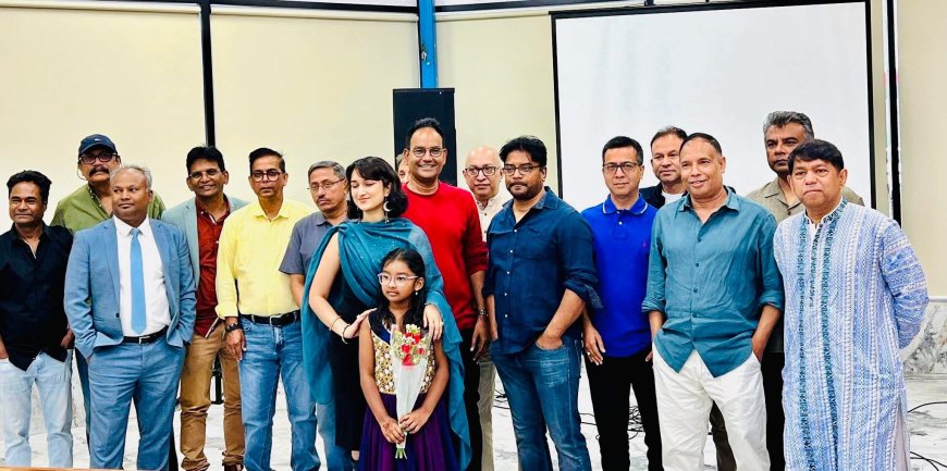 ‘ম্যাজিক ওয়ার্ড’ নাটকের আড়ম্বরপূর্ণ সিডনি শুভমুক্তি